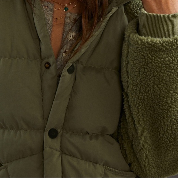 ONLY ONE LEFT! NWT Anthropologie Oversized Puffer Coat. Moss color - Picture 8 of 11